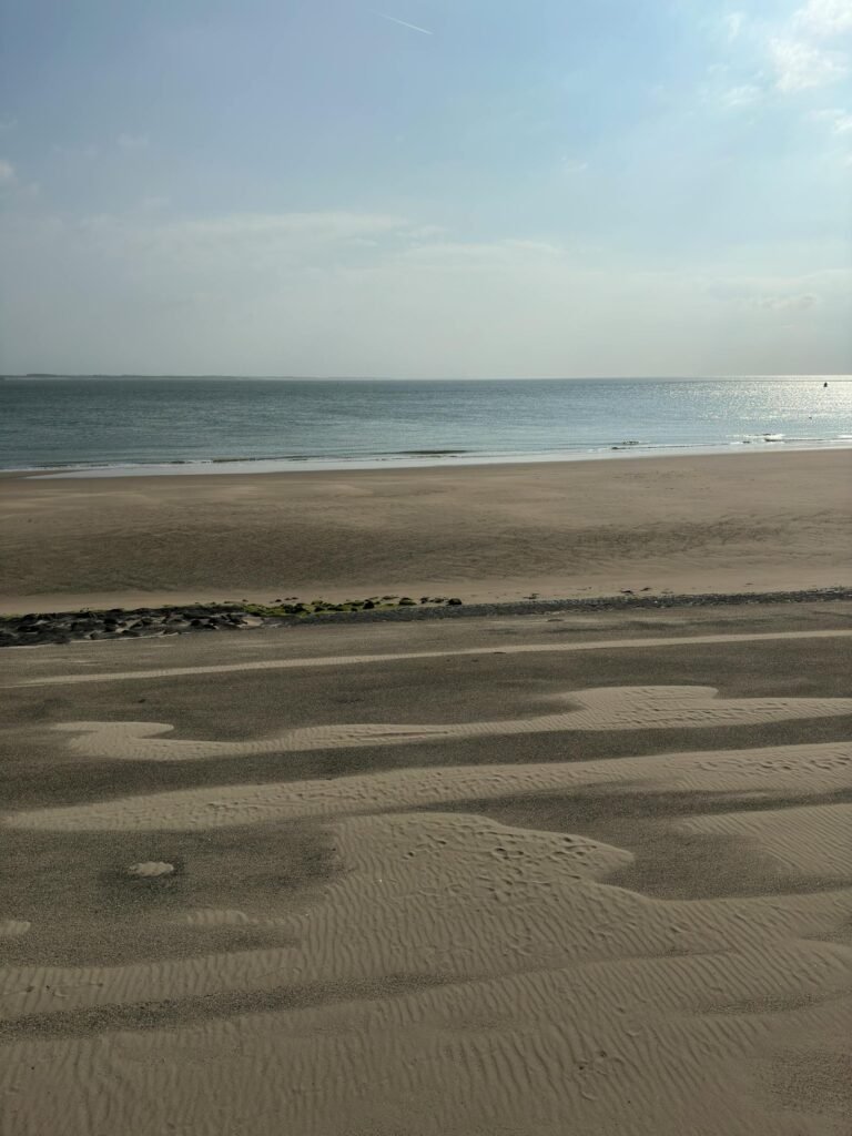 Noordzeestrand in Zeeland tussen Kamperland en Domburg