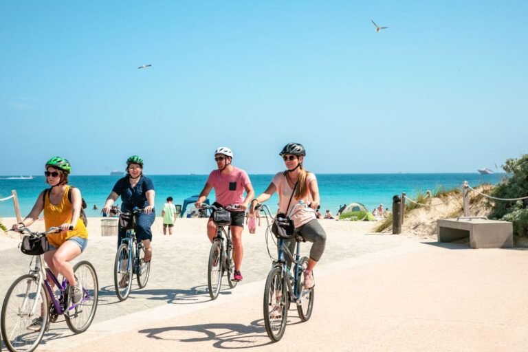 Fietsen langs de kust bij Roompot Beach Resort in Kamperland